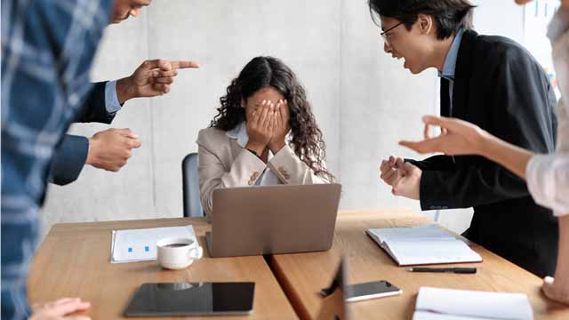Assédio moral no trabalho: o que é, como identificar e o que fazer para se proteger