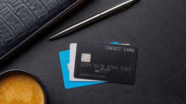 Cartão não solicitado e tarifas indevidas? Saiba como o Código do Consumidor protege você
